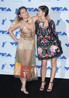 Paris Jackson feet photo thumbnail