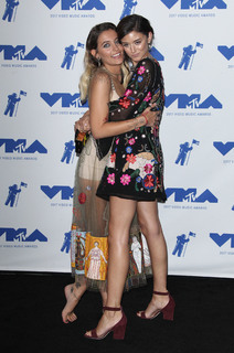 Paris Jackson feet photo thumbnail