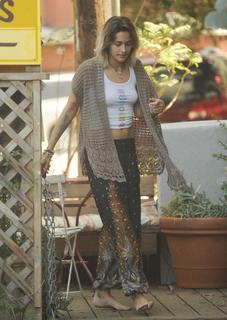 Paris Jackson feet photo thumbnail