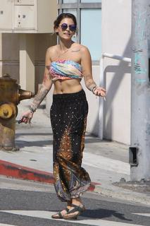 Paris Jackson feet photo thumbnail