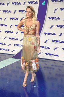 Paris Jackson feet photo thumbnail