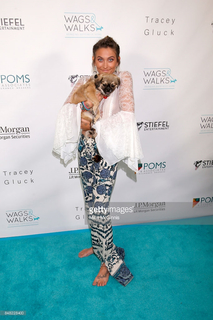 Paris Jackson feet photo thumbnail