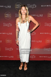 Paris Jackson feet photo thumbnail