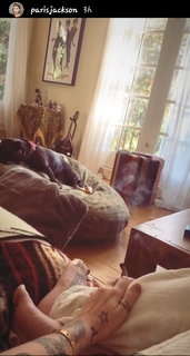 Paris Jackson feet photo thumbnail