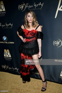 Paris Jackson feet photo thumbnail