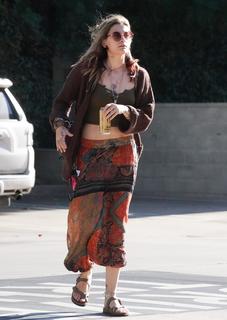 Paris Jackson feet photo thumbnail