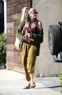 Paris Jackson feet photo thumbnail