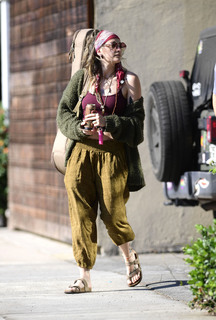 Paris Jackson feet photo thumbnail