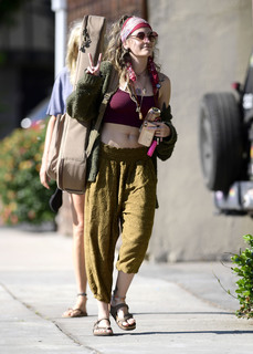 Paris Jackson feet photo thumbnail