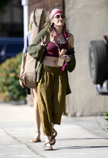 Paris Jackson feet photo thumbnail