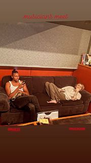 Paris Jackson feet photo thumbnail