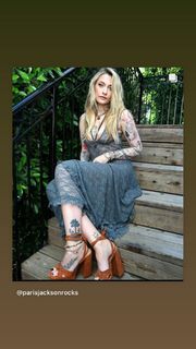Paris Jackson feet photo thumbnail