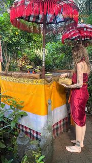 Paris Jackson feet photo thumbnail