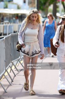 Paris Jackson feet photo thumbnail