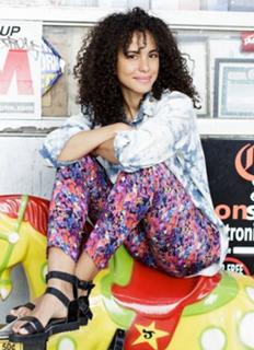 Parisa Fitz-Henley feet photo 2
