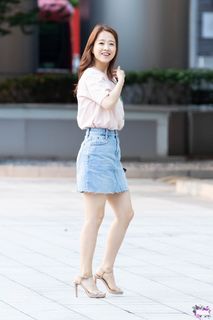 Park Bo-young feet photo 8