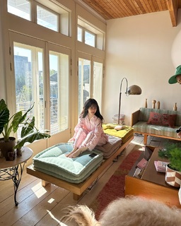 Park Bo-young feet photo 2