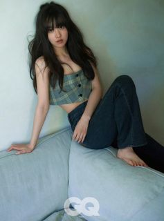 Park Bo-young feet photo 2