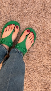 Park Gyuyoung feet photo thumbnail