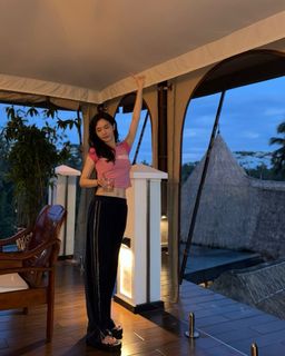 Park Gyuyoung feet photo thumbnail