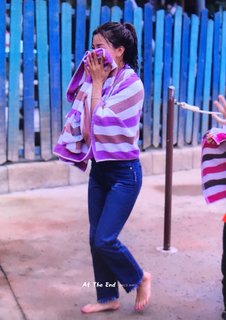 Park Ji-hyo feet photo thumbnail