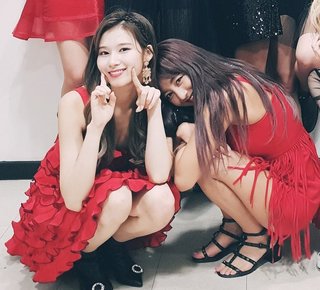 Park Ji-hyo feet photo thumbnail