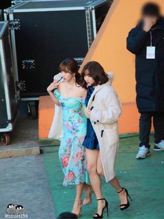 Park Ji-hyo feet photo thumbnail