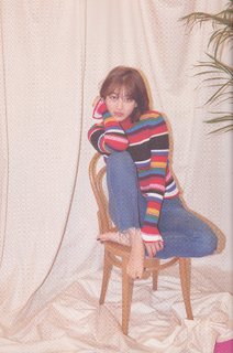 Park Ji-hyo feet photo thumbnail