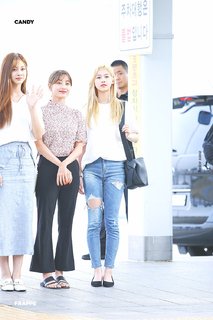 Park Ji-hyo feet photo thumbnail