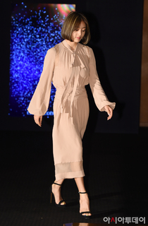 Park Ji-hyo feet photo thumbnail