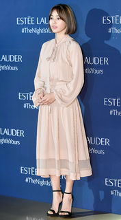 Park Ji-hyo feet photo thumbnail