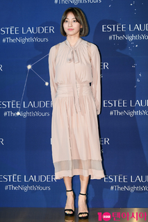 Park Ji-hyo feet photo thumbnail