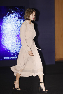 Park Ji-hyo feet photo thumbnail