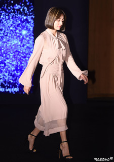 Park Ji-hyo feet photo thumbnail