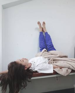 Park Ji-hyo feet photo thumbnail