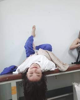 Park Ji-hyo feet photo thumbnail