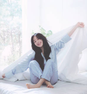 Park Ji-hyo feet photo thumbnail