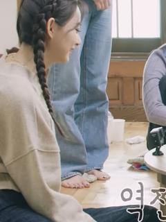 Park Ji-hyo feet photo thumbnail