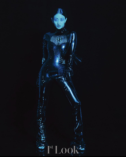 Park Ji-hyo feet photo thumbnail