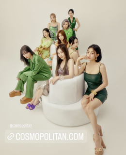 Park Ji-hyo feet photo thumbnail