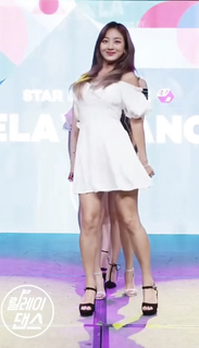 Park Ji-hyo feet photo thumbnail