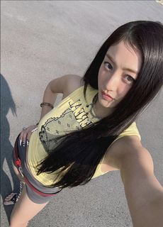 Park Ji-hyo feet photo thumbnail