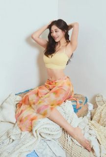 Park Ji-hyo feet photo 19