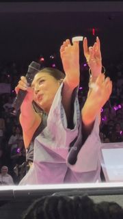 Park Ji-hyo feet photo 8