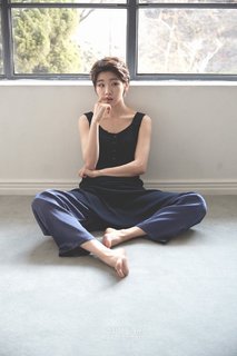 Park So-dam feet photo thumbnail