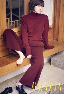 Park So-dam feet photo thumbnail