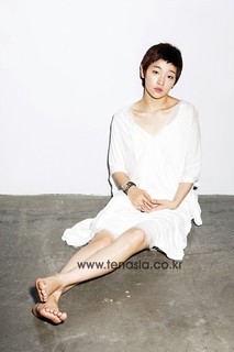 Park So-dam feet photo thumbnail