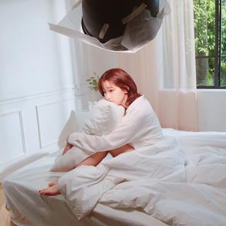 Park So-dam feet photo thumbnail