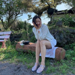 Park So-dam feet photo thumbnail