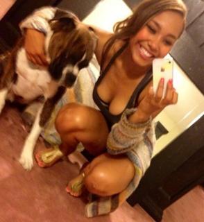 Parker McKenna Posey feet photo thumbnail